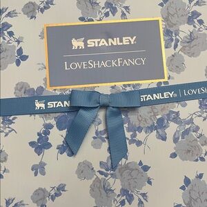 🎶Stanley (R) THE FLOWSTATE QUENCHER H2.0 40oz. Tumbler with Blue Design